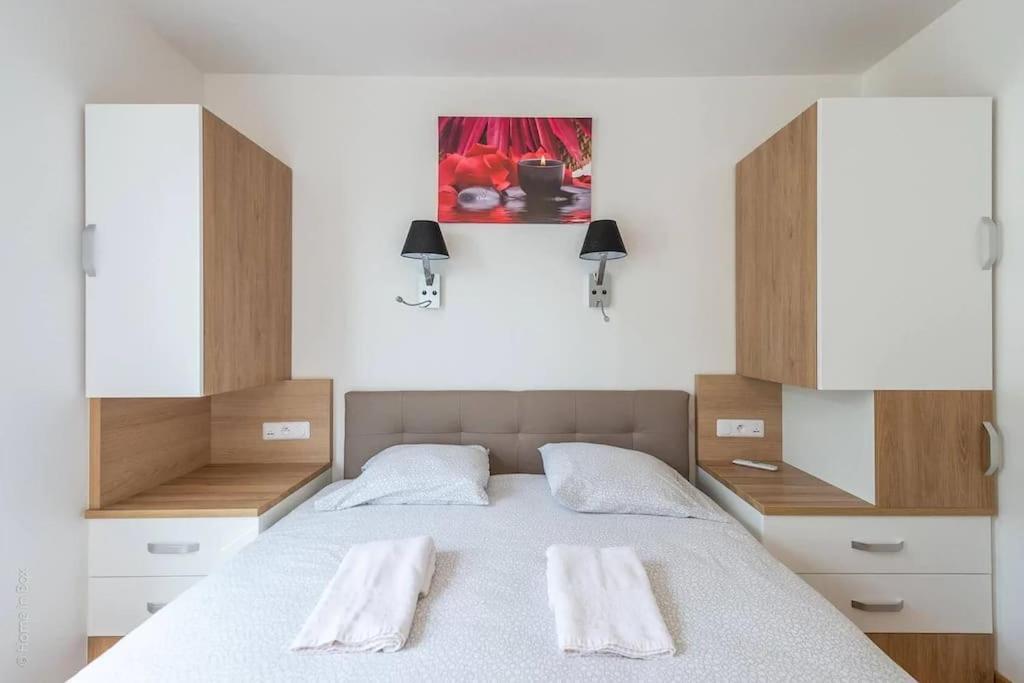 Milly Apartment Next To Disneyland Bmyguest เชสซี ภายนอก รูปภาพ