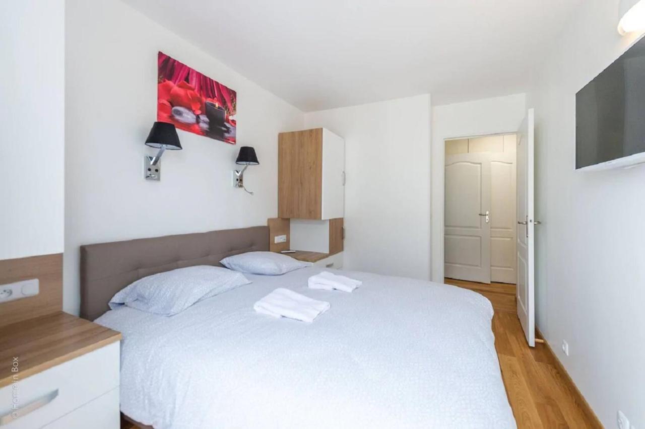 Milly Apartment Next To Disneyland Bmyguest เชสซี ภายนอก รูปภาพ